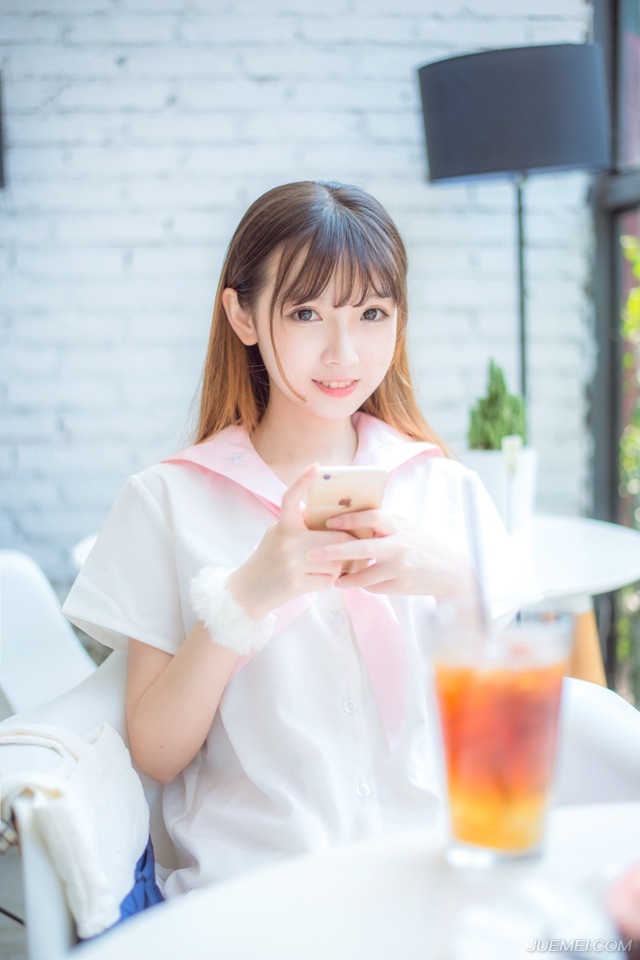 “哪怕是有一线可能，也绝不能放弃！”陈到冷声道。